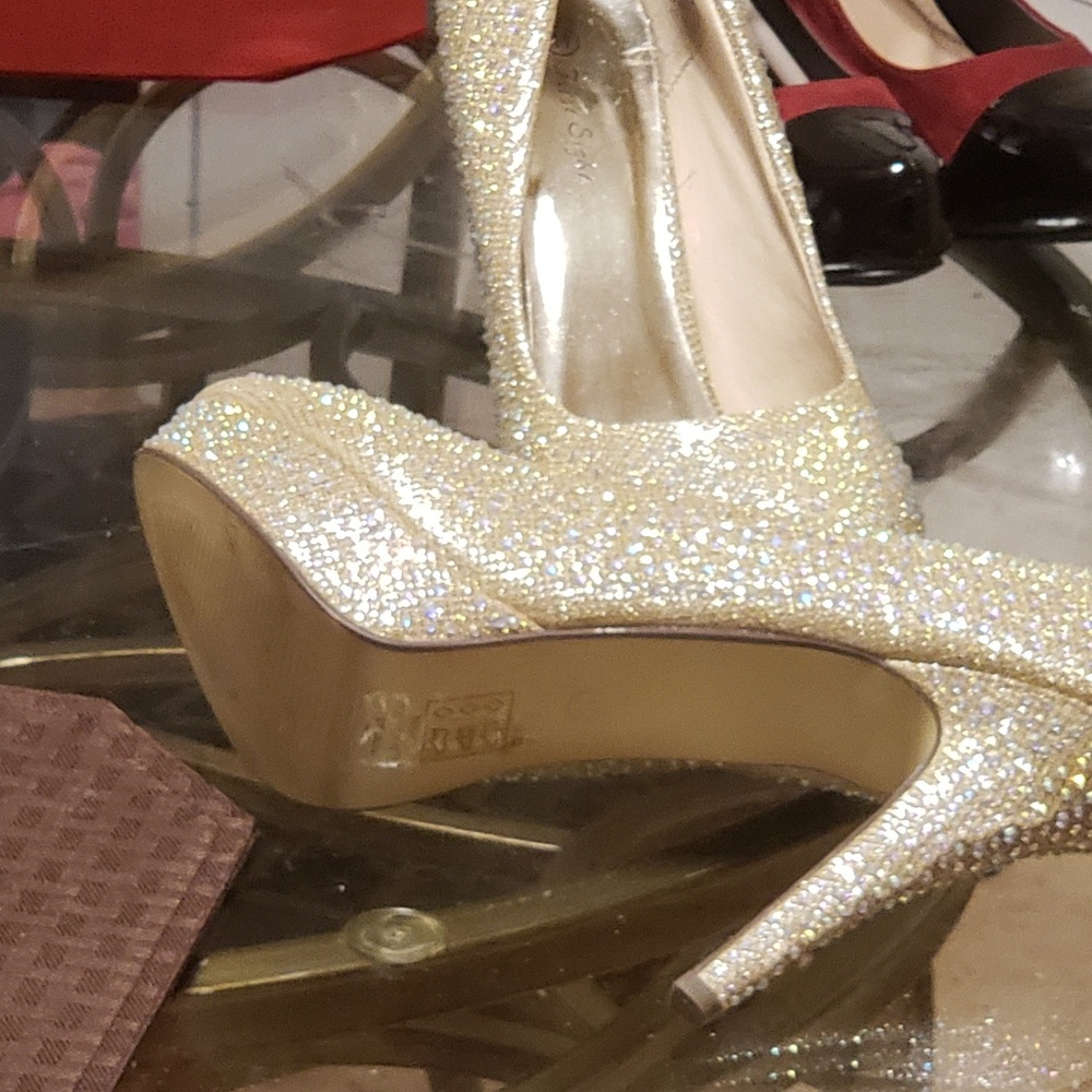 Gold shimmer shoes - Picture 4 of 4